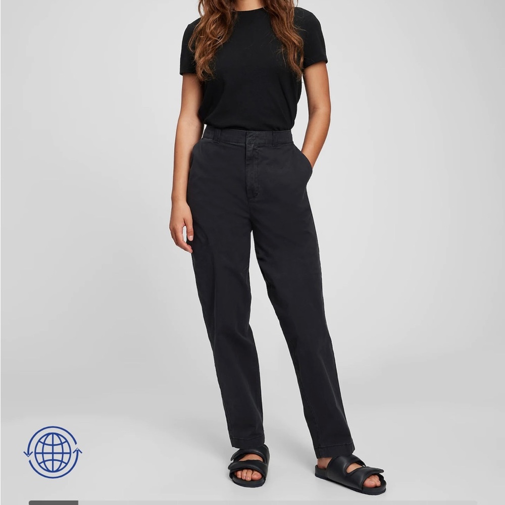 Gap Staight Up Khakis in Black sz 6 petite